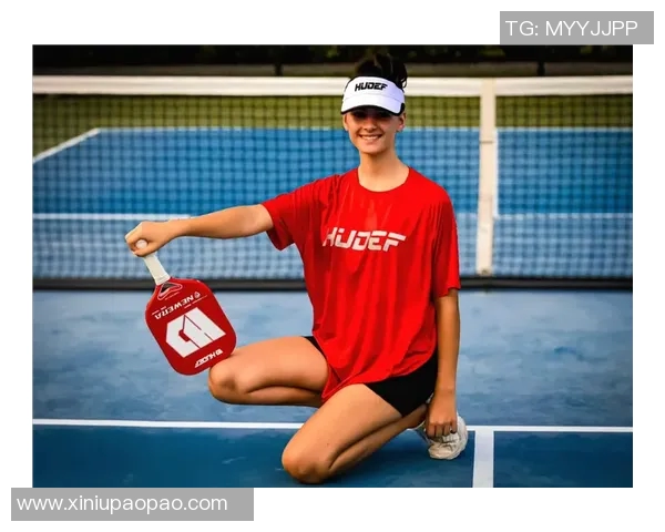 足球明星的运动穿搭时尚解析与潮流趋势探讨