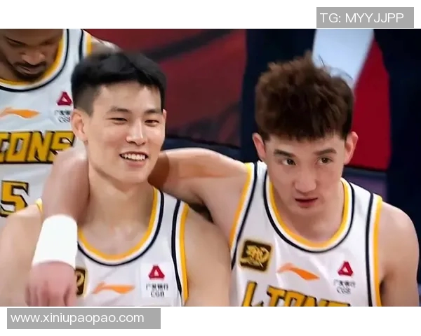篮球明星泪洒赛场感人瞬间引发球迷共鸣与热议